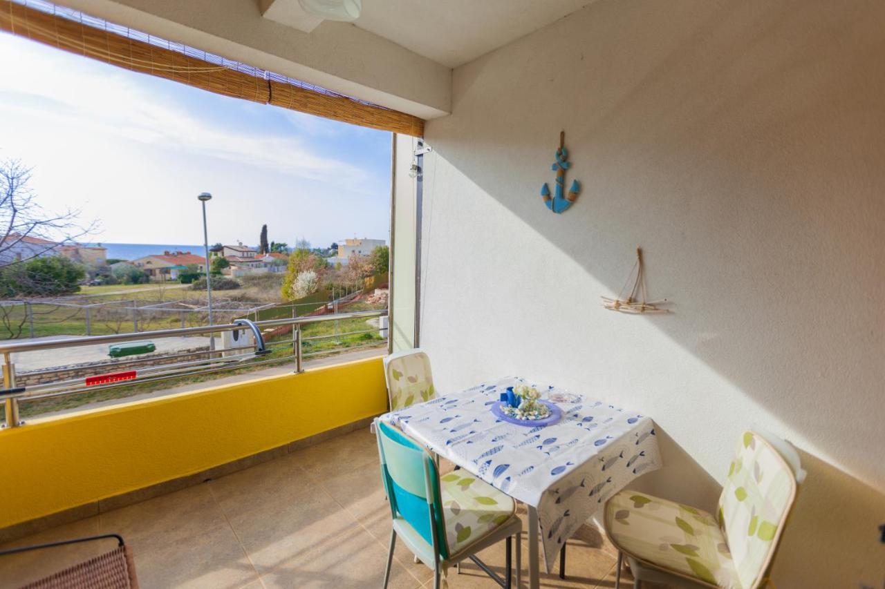 Apartman Mare Lovrečica Eksteriør bilde